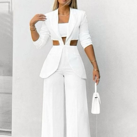 SEXY CONTEMPORARY Peak Neck Cut Out Single Button - Picture 4 of 16